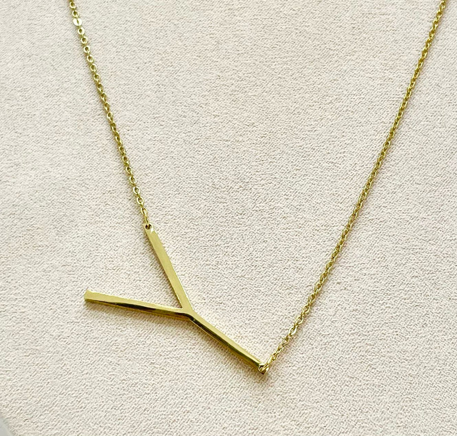 COLLAR INICIAL GRANDE DORADO