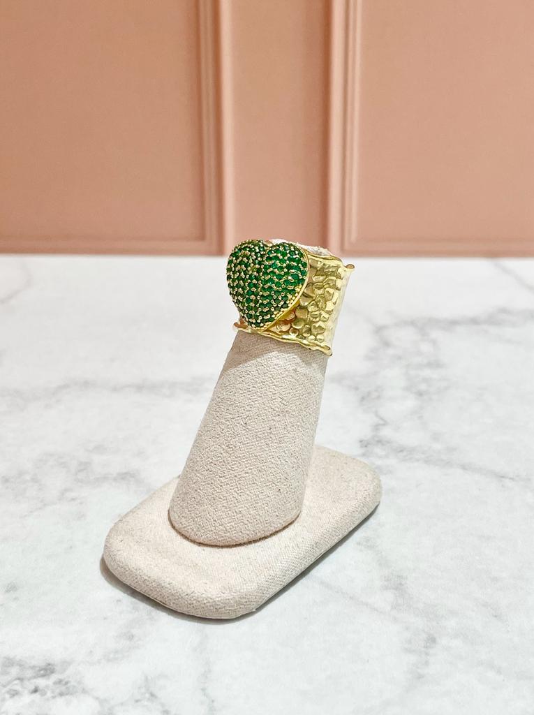 ANILLO TEXTURIZADO CORAZÓN VERDE