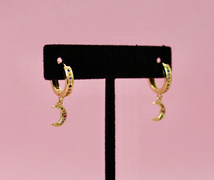 ARETES HUGGIES LUNA RAINBOW