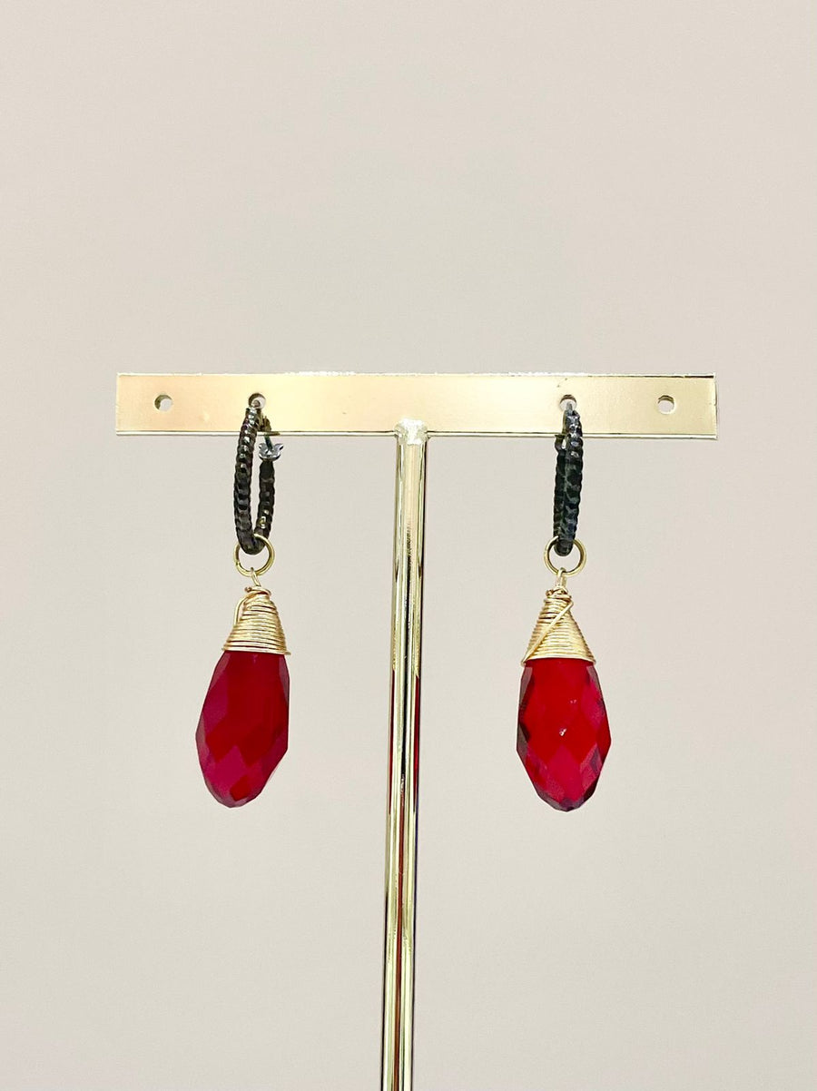 ARETES GOTA CRISTAL ROJO