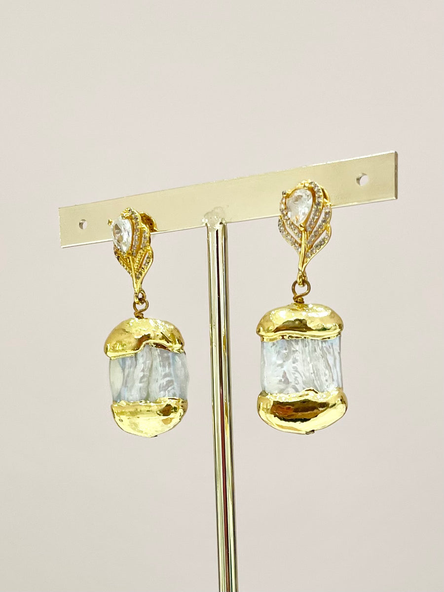 ARETES CAMELIA